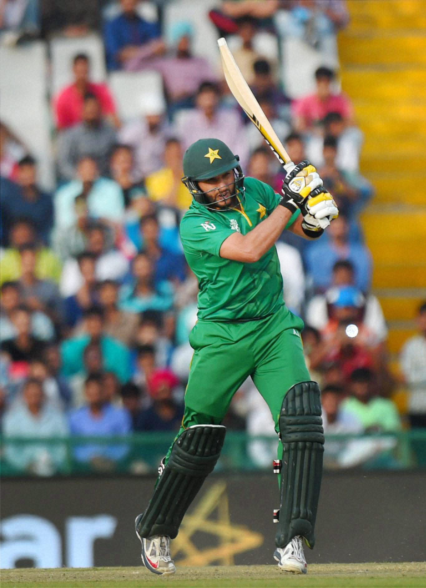 ಸ್ವದೇಶಕ್ಕೆ ನಿವೃತ್ತಿ ನಿರ್ಧಾರ ಘೋಷಿಸುವೆ: ಅಫ್ರಿದಿ