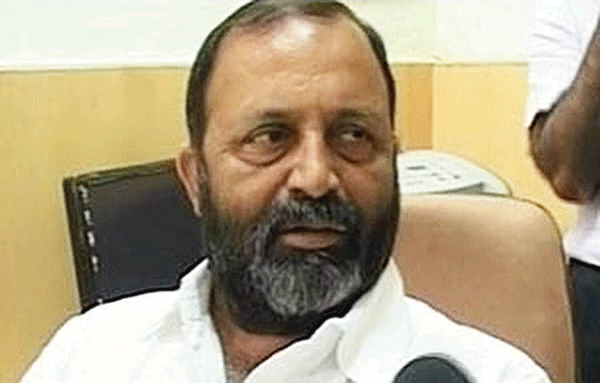 ದೇವಳದ ಆವರಣದಲ್ಲೇ ವೃದ್ಧನಿಗೆ ಒದ್ದ ಬಿಜೆಪಿ ಸಂಸದ