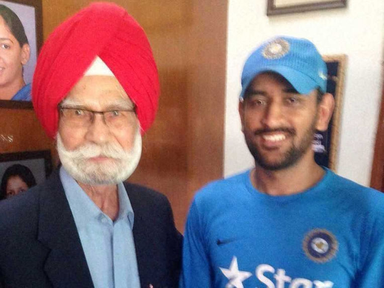 ಧೋನಿ ಬಳಗಕ್ಕೆ ಹಾಕಿ ದಂತಕತೆ ಬಲ್ಬೀರ್ ಸಿಂಗ್ ಶುಭ ಹಾರೈಕೆ