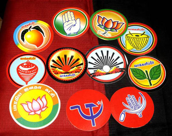 ತಮಿಳುನಾಡು ರಾಜಕೀಯದಲ್ಲಿ ಮುಂದುವರಿದ ಚದುರಂಗದಾಟ..!