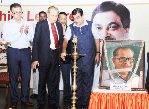 ಜ್ಞಾನವೇ ಭವಿಷ್ಯ; ಅದನ್ನು ಸಂಪತ್ತಾಗಿ ಪರಿವರ್ತಿಸಿಕೊಳ್ಳಿ: ಸಚಿವ ನಿತಿನ್ ಗಡ್ಕರಿ