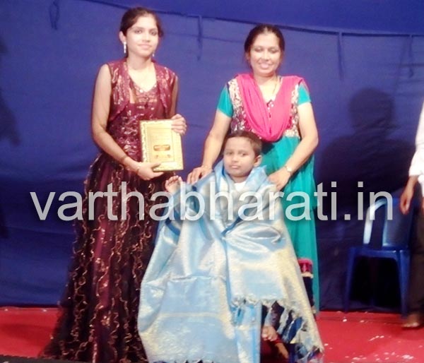 ಕೊಣಾಜೆ:  ‘ಸ್ಪಂದನಾ ಮನೋರಂಜನ್ -2016’ ಜಾದೂ ಪ್ರದರ್ಶನ: ಸನ್ಮಾನ