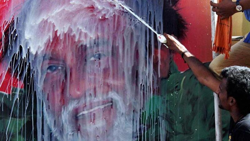 ಅಭಿಮಾನಿಗಳಿಂದ ರಜನಿ ಕಟೌಟ್‌ಗೆ ಕ್ಷೀರಾಭಿಷೇಕ : ನಟನಿಗೆ ಕೋರ್ಟ್ ನೋಟಿಸ್