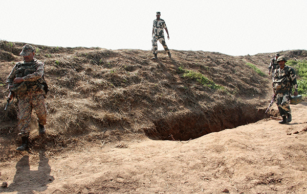ಜಮ್ಮು-ಕಾಶ್ಮೀರ ಗಡಿಯಲ್ಲಿ 30 ಮೀ. ಸುರಂಗ ಪತ್ತೆ!