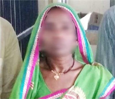 ಪೊಲೀಸರ ಮುಂದೆ ಪ್ರಿಯತಮನನ್ನು ತೊರೆಯಲಾರೆ, ಗಂಡನನ್ನೂ ತೊರೆಯಲಾರೆ ಎಂದ ಮಹಿಳೆ!