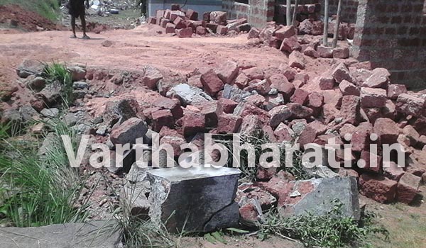 ತುಂಬೆ: ರಾಷ್ಟ್ರೀಯ ಹೆದ್ದಾರಿ ಬಳಿ ಅತಿಕ್ರಮಣ ತೆರವು