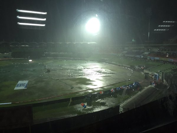 ಭಾರಿ ಮಳೆಯ  ಹಿನ್ನೆಲೆಯಲ್ಲಿ ಏಷ್ಯಾಕಪ್ ಫೈನಲ್ ಪಂದ್ಯ ವಿಳಂಬ