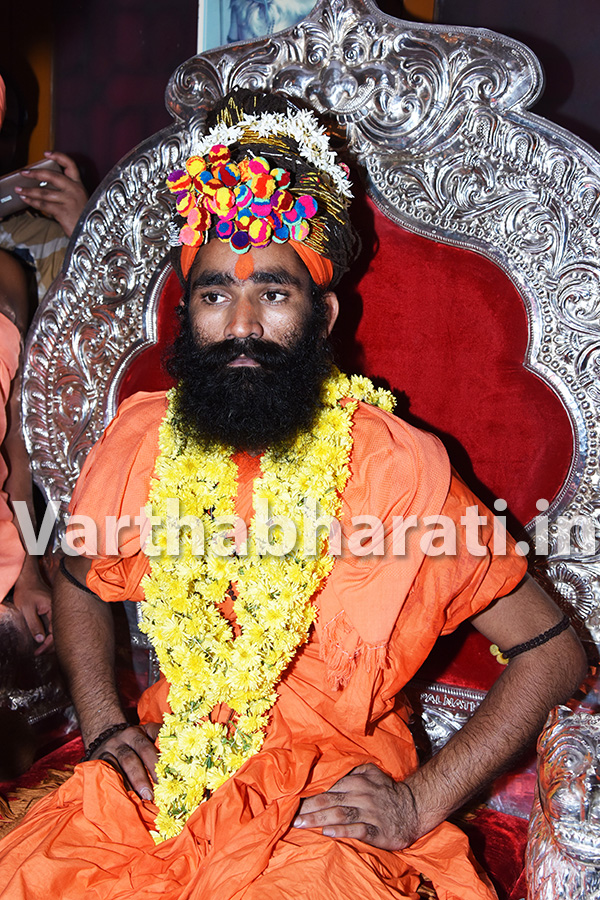 ಕದಳೀ ಮಠದ ನೂತನ ರಾಜರಾಗಿ ಶ್ರೀ ಯೋಗಿ ನಿರ್ಮಲ್‌ನಾಥ್‌ಜೀ ಪಟ್ಟಾಭಿಷೇಕ