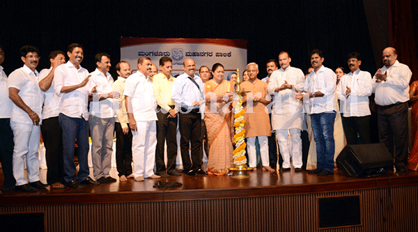 ಮನಪಾ ನಗರ ಬಡತನ ನಿರ್ಮೂಲ ಕೋಶದಿಂದ ಫಲಾನುಭವಿಗಳಿಗೆ ವಿವಿಧ ಸವಲತ್ತುಗಳ ವಿತರಣೆ