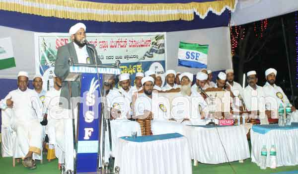 ಪ್ರವಾದಿಯವರ ಮೇಲೆ ಗೌರವ ಇಟ್ಟುಕೊಳ್ಳಬೇಕು ಕಲ್ಕಟ್ಟದಲ್ಲಿ ನಡೆದ ಸ್ವಲಾತ್ ವಾರ್ಷಿಕ ಕಾರ್ಯಕ್ರಮದಲ್ಲಿ ಶಾಫಿ ಸಅದಿ