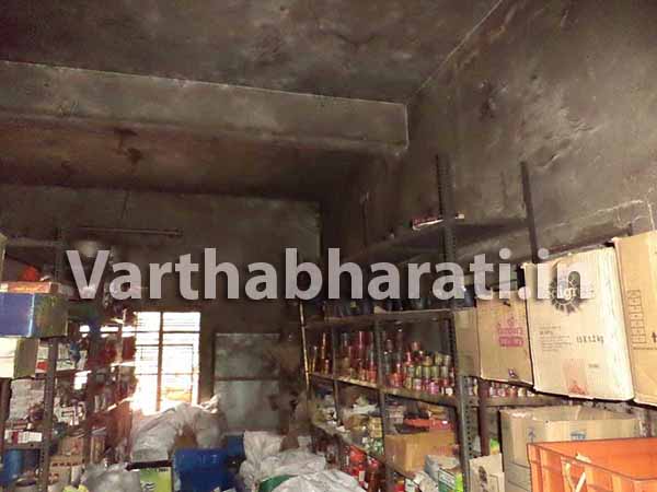 ಕಾರ್ಕಳ : ಹಾರ್ಡ್‌ವೇರ್ ಅಂಗಡಿಗೆ ಬೆಂಕಿ : 12 ಲಕ್ಷ ರೂ. ನಷ್ಟ
