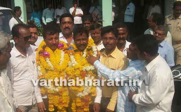 ಮುಂಡಗೋಡ ಪ.ಪಂ ಅಧ್ಯಕ್ಷರಾಗಿ ರಫೀಕ ಇನಾಮದಾರ ಹಾಗು ಉಪಾಧ್ಯಕ್ಷರಾಗಿ ಫಕ್ಕಿರಪ್ಪ ಅಂಟಾಳ ಅವಿರೋಧವಾಗಿ ಆಯ್ಕೆ