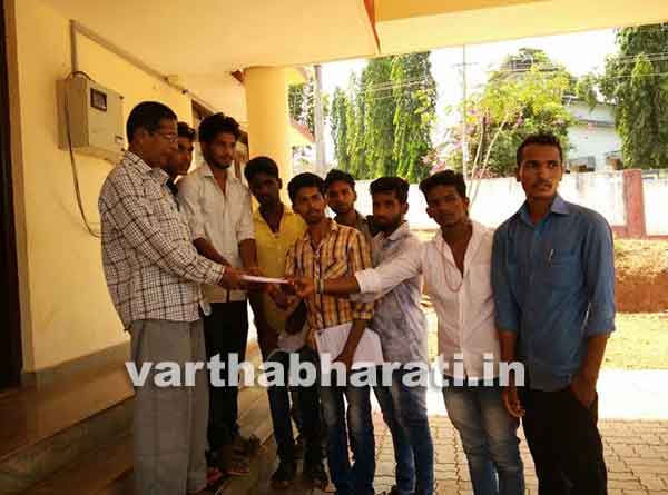 ಭಟ್ಕಳ : ಪ್ರಶ್ನೆ ಪತ್ರೀಕೆ ಸೋರಿಕೆ ತಪ್ಪಿಸ್ಥರ ಬಂಧನಕ್ಕೆ ಆಗ್ರಹಿಸಿ ಎಬಿವಿಪಿಯಿಂದ ಮನವಿ