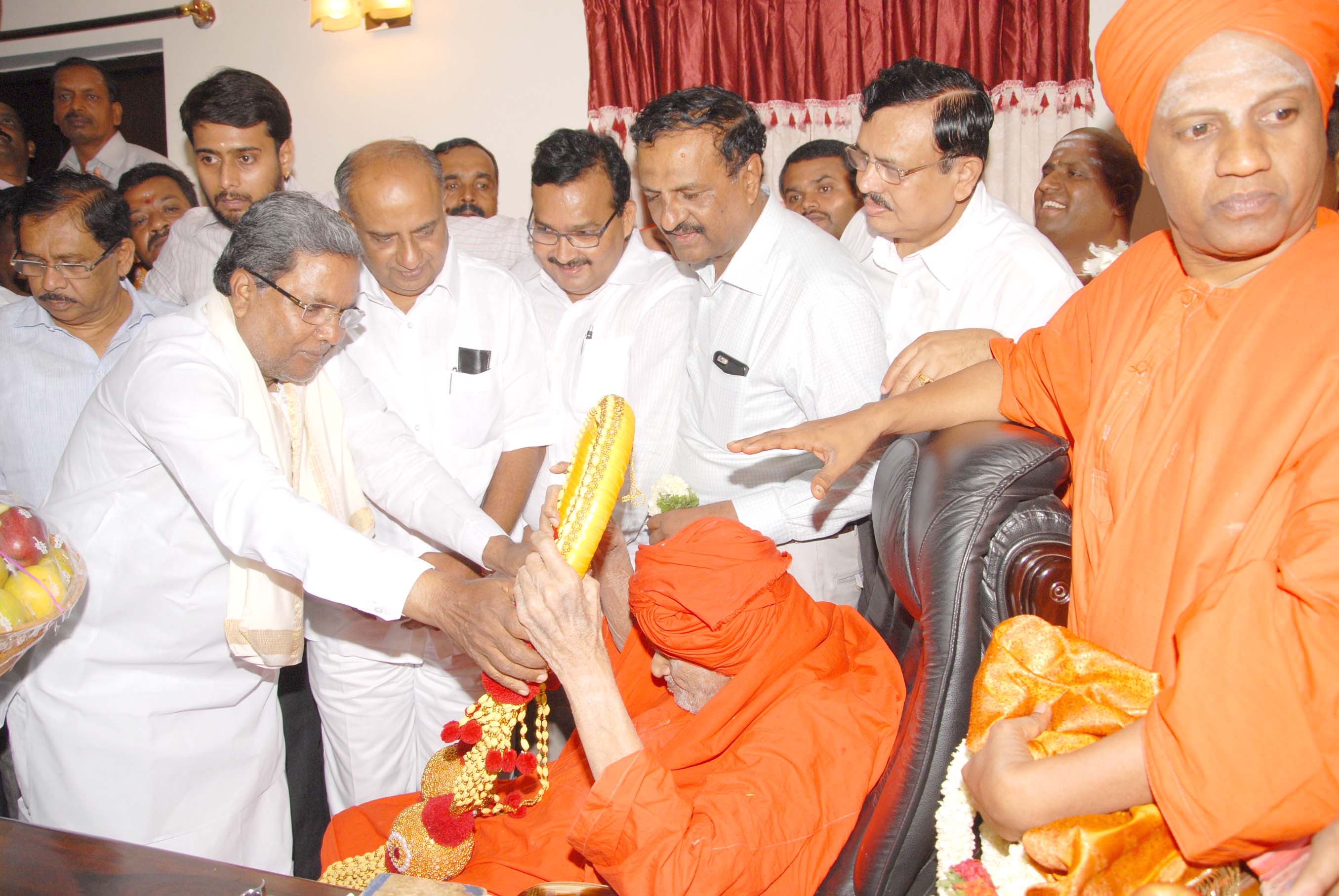 ಶ್ರೀಗಳಿಗೆ ಭಾರತರತ್ನ ಪ್ರಶಸ್ತಿಗೆ ಶಿಫಾರಸು: ಸಿಎಂ