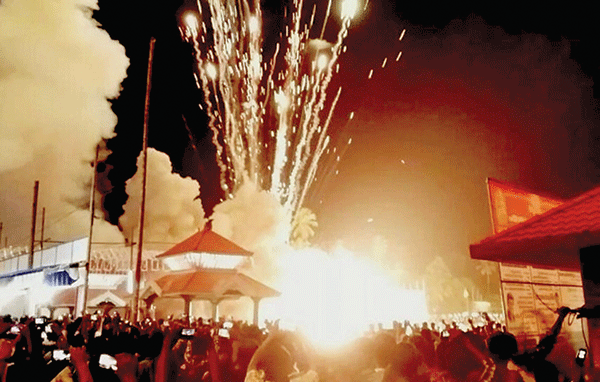 ಕೊಲ್ಲಂ ದೇಗುಲದಲ್ಲಿ ಭೀಕರ ಅಗ್ನಿ ದುರಂತ: ಕನಿಷ್ಠ 110 ಬಲಿ