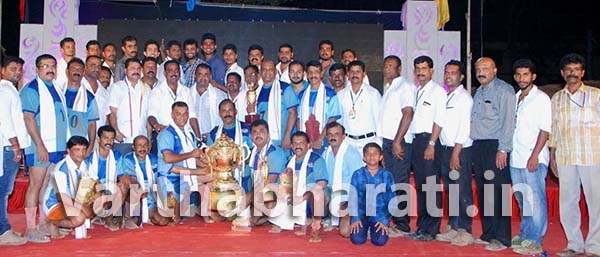 ಉಳ್ಳಾಲ : ಹೊನಲು ಬೆಳಕಿನ ಮಾಸ್ಟರ್ಸ್‌ ಕಬಡ್ಡಿ ಕ್ರೀಡಾ ಸಂಗಮ