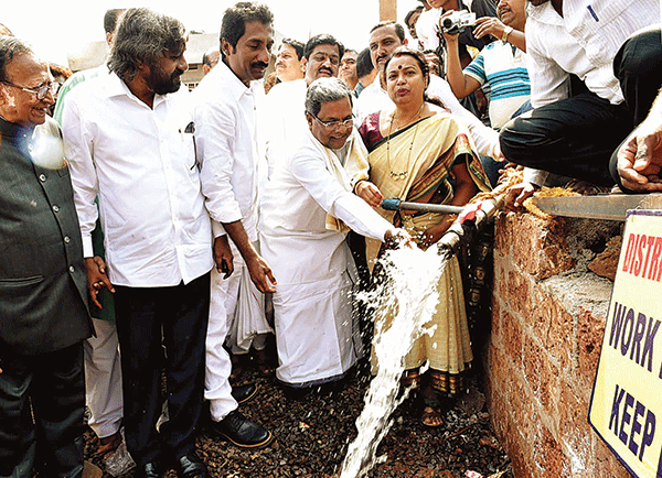 ನೀರಿನ ಸಮಸ್ಯೆಯಾದರೆ ಅಧಿಕಾರಿಗಳೇ ಹೊಣೆ: ಮುಖ್ಯಮಂತ್ರಿ ಎಚ್ಚರಿಕೆ