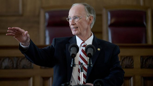 ಬಿಟ್ಟು ಬಂದ ಪರ್ಸ್ ತರಲು ಹೆಲಿಕಾಪ್ಟರ್ ಕಳಿಸಿದ ಗವರ್ನರ್!