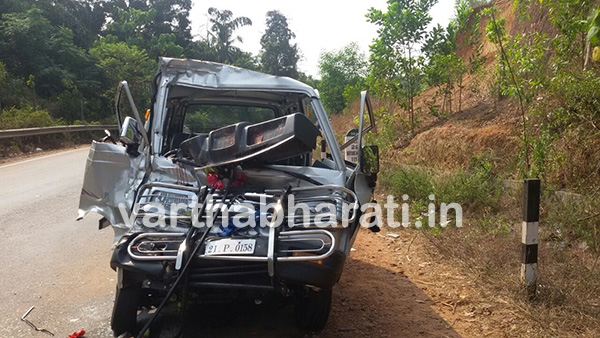 ಸಂಟ್ಯಾರ್: ಓಮ್ನಿ -ಬಸ್ಸು ಡಿಕ್ಕಿ ಇಬ್ಬರು ಗಂಭೀರ