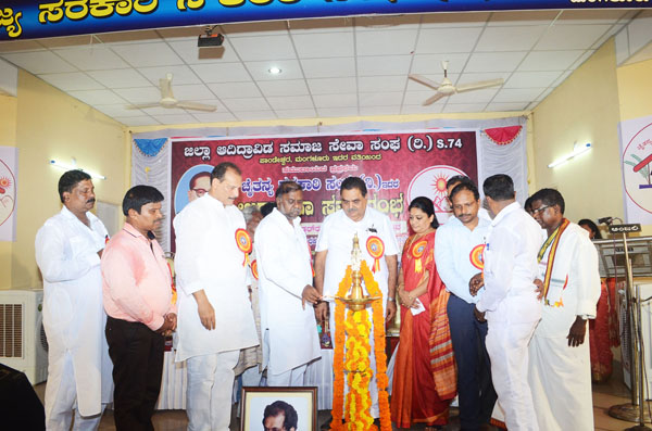 ಸಾಮರಸ್ಯಕ್ಕೆ ಒತ್ತು ನೀಡಿ, ರಾಜಕೀಯದಲ್ಲಿ ಮುಂದೆ ಬನ್ನಿ