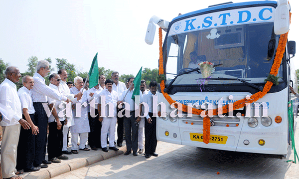 ಮಂಗಳೂರು ಸಿಟಿ ಟೂರ್ ಬಸ್‌ಗೆ ಚಾಲನೆ