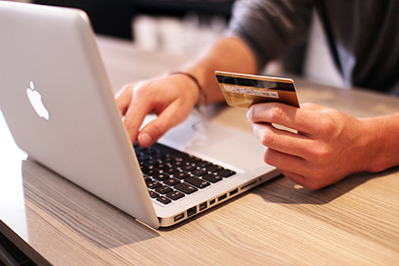 ಹಳ್ಳಿ ಊರಿಗೆ ಕೊಳ್ಳಿ ದೀಪ ಸಾಕು?