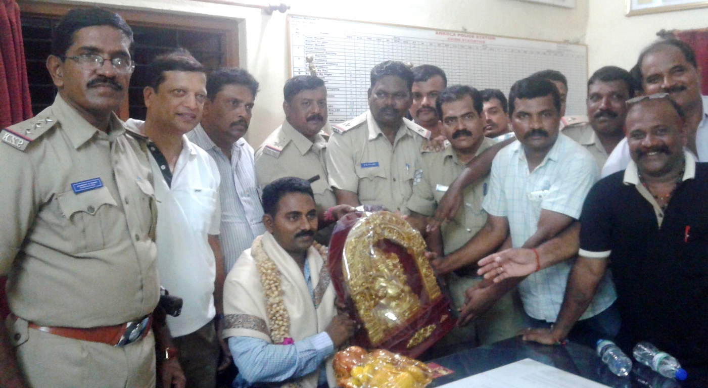 ಅಂಕೋಲಾ: ಪಿಎಸ್ಸೈ ಕುಮಾರ್ ಹಾಡಕಾರರಿಗೆ ಬೀಳ್ಕೊಡುಗೆ