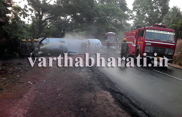 ಸೂರಿಕುಮೇರು ಟ್ಯಾಂಕರ್ ಪಲ್ಟಿ: ಗ್ಯಾಸ್ ಸೋರಿಕೆಯಿಂದ ಹೊಟೇಲ್‌ಗೆ ಬೆಂಕಿ