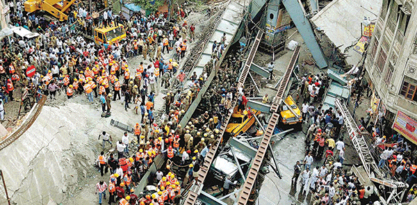 ಕೋಲ್ಕತಾ ಮೇಲ್ಸೇತುವೆ ದುರಂತಕ್ಕೆ ಕಾರಣವಾದ ಕಂಪೆನಿಗೆ ರಾಜ್ಯದಲ್ಲಿ 12 ಯೋಜನೆಗಳ ಗುತ್ತಿಗೆ!