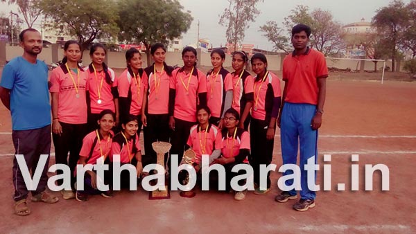 ಮೂಡುಬಿದಿರೆ : ಅಂತರ್ ವಲಯ ಮಟ್ಟದ ಮಹಿಳಾ ಖೋ ಖೋ ಪಂದ್ಯಾಟ ಆಳ್ವಾಸ್ ಇಂಜಿನಿಯರಿಂಗ್ ತಂಡಕ್ಕೆ ಪ್ರಶಸ್ತಿ