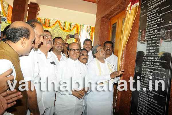 ಕ್ರಾಂತಿಕಾರಿ ಪೂಜಾರಿ : ಜನಾರ್ದನ ಪೂಜಾರಿಯನ್ನು ಕೊಂಡಾಡಿದ ಸಿಎಂ