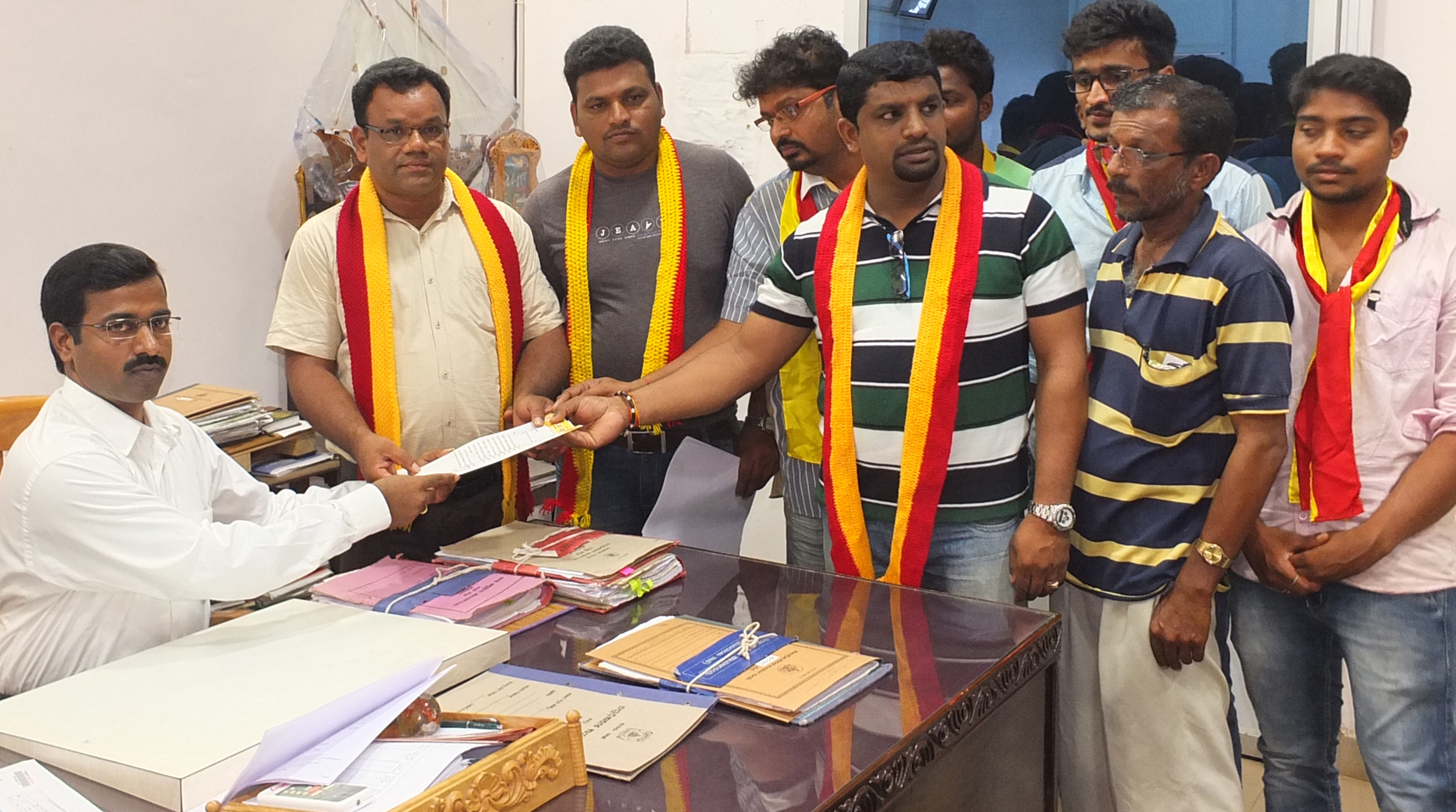 ಕುಡಿಯುವ ನೀರಿನ ಸಮಸ್ಯೆ ಬಗೆಹರಿಸಲು ಮನವಿ