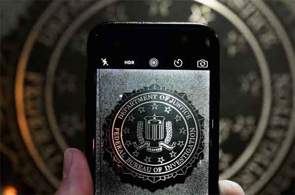 ಐಫೋನ್ ತೆರೆಯಲು 8.65 ಕೋಟಿ ರೂ. ನೀಡಿದ ಎಫ್‌ಬಿಐ