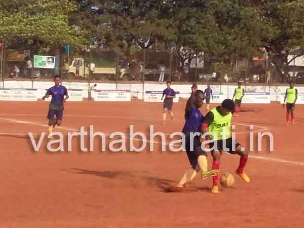 ಮಂಗಳೂರು ಸ್ಪೋಟಿಂಗ್ ಕ್ಲಬ್ ವತಿಯಿಂದ ನೆಹರೂ ಮೈದಾನದಲ್ಲಿ ಎಂ.ಎಸ್.ಸಿ ಕಪ್ ಪುಟ್‌ಬಾಲ್ ಪಂದ್ಯಾಟ ನಡೆಯಿತು