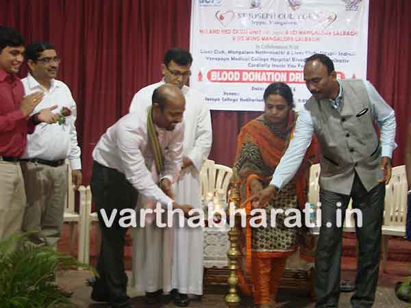 ಸಂತ ಜೋಸೆಫರ ಕಾಲೇಜು ಜೆಪ್ಪು, ಮಂಗಳೂರು ಮತ್ತು ಯೋನಪೋಯ ಅಸ್ಪತ್ರೆ ಬ್ಲಡ್ ಬ್ಯಾಂಕ್  ಸಹಯೋಗದಲ್ಲಿ ರಕ್ತದಾನ ಶಿಬಿರ
