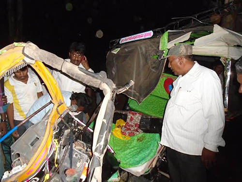 ಕೊಪ್ಪಳ : ಲಾರಿ-ಟಂಟಂ ಢಿಕ್ಕಿ : ಹನ್ನೊಂದು ಬಲಿ