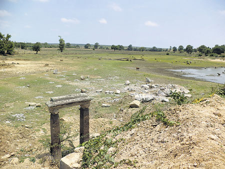 ಶಿವಮೊಗ್ಗ ನಗರದಲ್ಲಿ ಸದ್ದುಲ್ಲದೆ ಕಣ್ಮರೆಯಾಗುತ್ತಿರುವ ಕೆರೆಗಳು