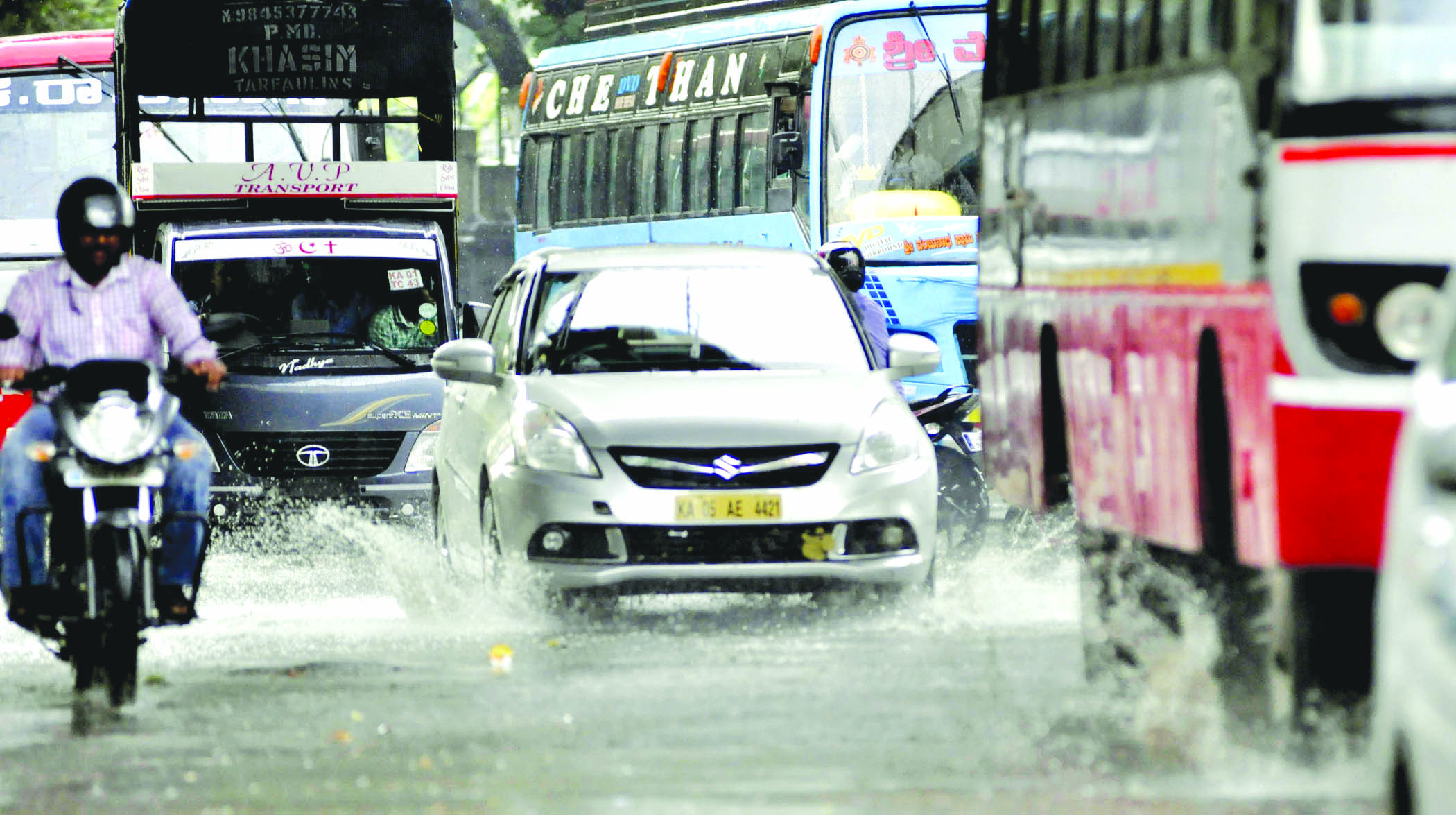 ಬೆಂಗಳೂರಿನಲ್ಲಿ ಧಾರಾಕಾರ ಮಳೆ