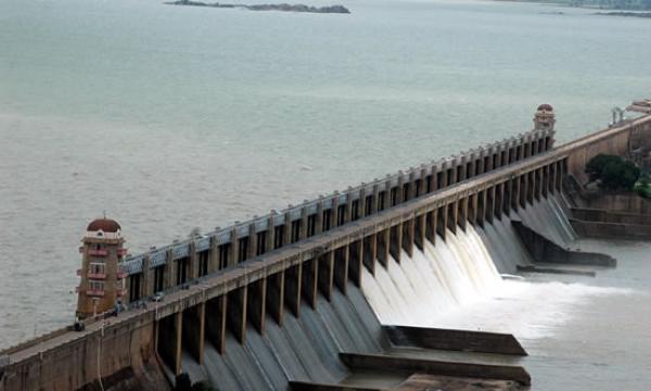 ಜನರ ಜೀವಜಲ ತುಂಗಭದ್ರಾ ಜಲಾಶಯಕ್ಕೆ ಕನ್ನ ಜನರ ಜೀವಜಲ ತುಂಗಭದ್ರಾ ಜಲಾಶಯಕ್ಕೆ ಕನ್ನ