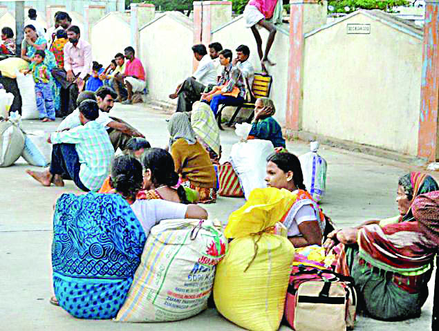 ಶೋಚನೀಯ ಸ್ಥಿತಿಯಲ್ಲಿ ವಲಸಿಗರು