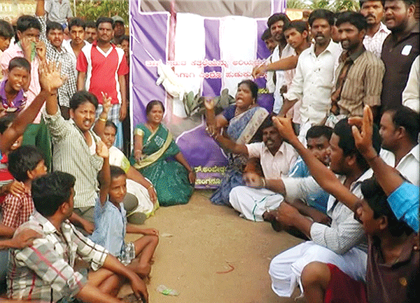 ಅಂಬೇಡ್ಕರ್ ಭಾವಚಿತ್ರಕ್ಕೆ ಚಪ್ಪಲಿ ಹಾರ: ಚಾಮರಾಜನಗರ ಉದ್ವಿಗ್ನ