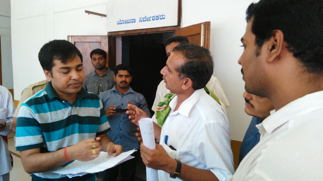 ಕಾರವಾರ: ನೀರು ಪೂರೈಕೆಗೆ ಅವಕಾಶ ಕಲ್ಪಿಸುವಂತೆ ಜಿಲ್ಲಾಧಿಕಾರಿಗೆ ಮನವಿ