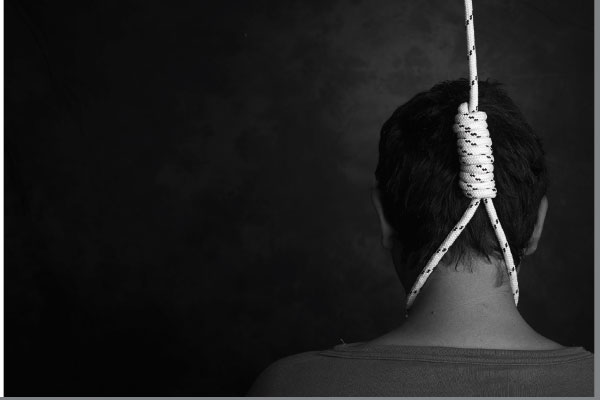 ಕಾಸರಗೋಡು : ಗಲ್ಫ್ ಉದ್ಯೋಗಿ ಮನೆಯ ಶೌಚಾಲಯದಲ್ಲಿ ನೇಣು ಬಿಗಿದು ಆತ್ಮಹತ್ಯೆ ಮಾಡಿಕೊಂಡ ಸ್ಥಿತಿಯಲ್ಲಿ ಪತ್ತೆ