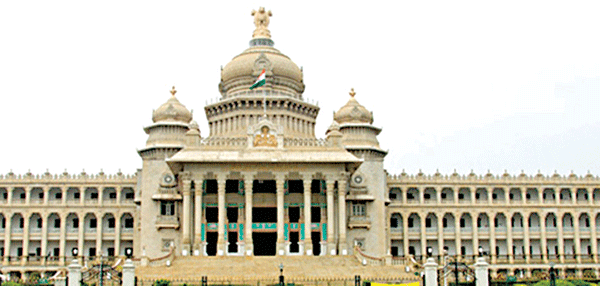ವಿಧಾನಸೌಧದ ಮಹಡಿಯಲ್ಲೇ ಡೀಲ್!