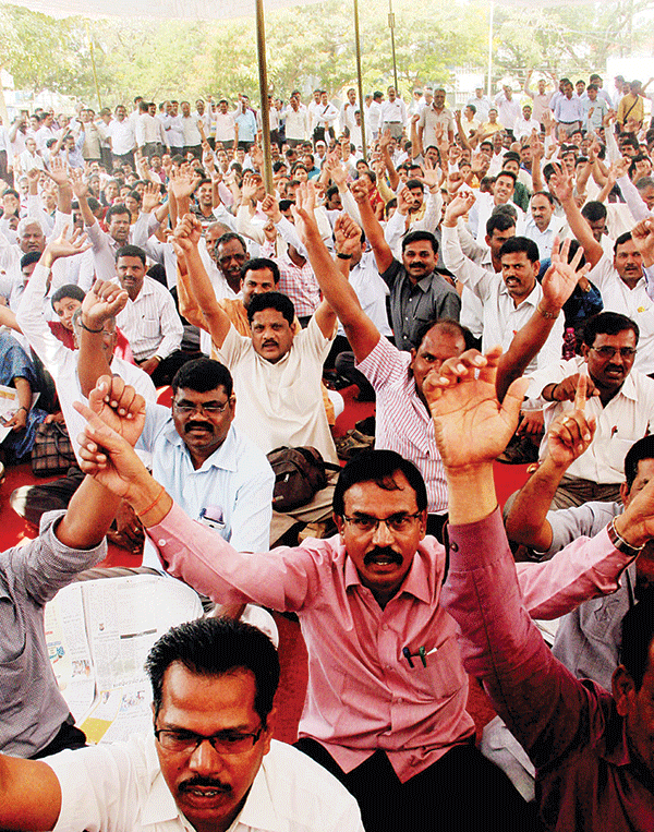 ಜೈಲಿಗೆ ಹೋಗಲೂ ಸಿದ್ಧ ಉಪನ್ಯಾಸಕರ ಸವಾಲು