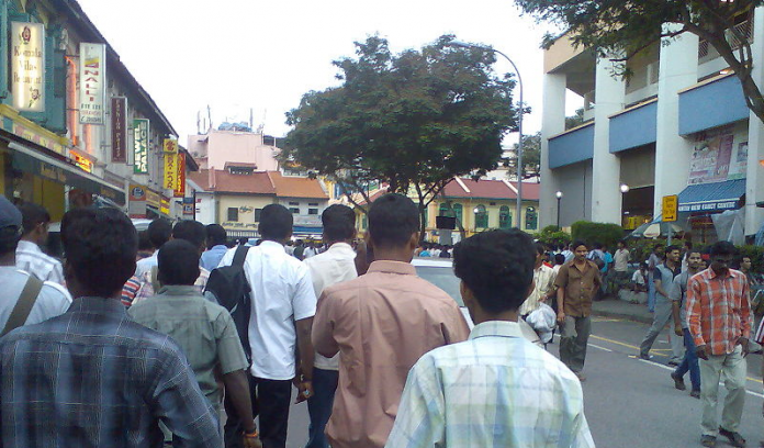 ದಕ್ಷಿಣ ಏಶ್ಯದ ಕಾರ್ಮಿಕರ ಗುಂಪುಗಳು ‘‘ನಡೆದಾಡುವ ಟೈಮ್‌ಬಾಂಬ್‌ಗಳು’’ ಸಿಂಗಾಪುರ ಸಂಸದೆ ಹೇಳಿಕೆ; ಬಳಿಕ ಕ್ಷಮೆ ಕೋರಿದರು