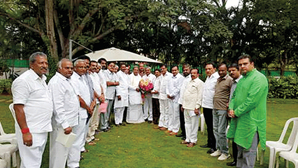 ಸಮಾನ ಮನಸ್ಕ ಶಾಸಕರಿಂದ ಸಿಎಂ ಭೇಟಿ