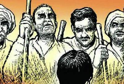 ಮಧ್ಯಪ್ರದೇಶ ಸಿಎಂ ಜತೆ ವೇದಿಕೆ ಹಂಚಿಕೊಂಡದ್ದೇ ಅಪರಾಧ: ದಲಿತ ಸರಪಂಚನಿಗೆ ಧರ್ಮದೇಟು