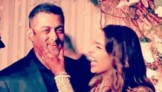 ಬಿಪಾಶಾ- ಕರಣ್ ವಿವಾಹಕ್ಕೆ ಬಾಲಿವುಡ್ ದಂಡು ಸಾಕ್ಷಿ