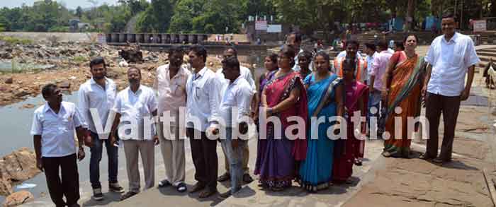 ನೇತ್ರಾವತಿ ಸ್ನಾನಘಟ್ಟದಲ್ಲಿ ನೀರಿನ ಪ್ರಮಾಣ ಇಳಿಕೆ: ಗ್ರಾ.ಪಂ.ನಿಂದ ಪರಿಶೀಲನೆ